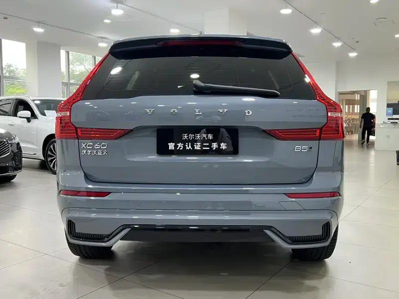 2022 Volvo XC60 B5 AWD Inscription Sport Edition — миниатюра 6