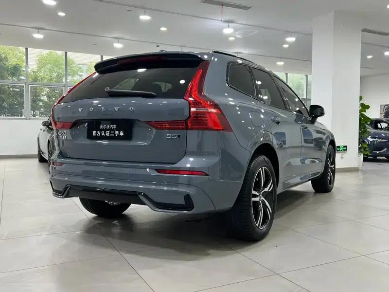 2022 Volvo XC60 B5 AWD Inscription Sport Edition — миниатюра 7