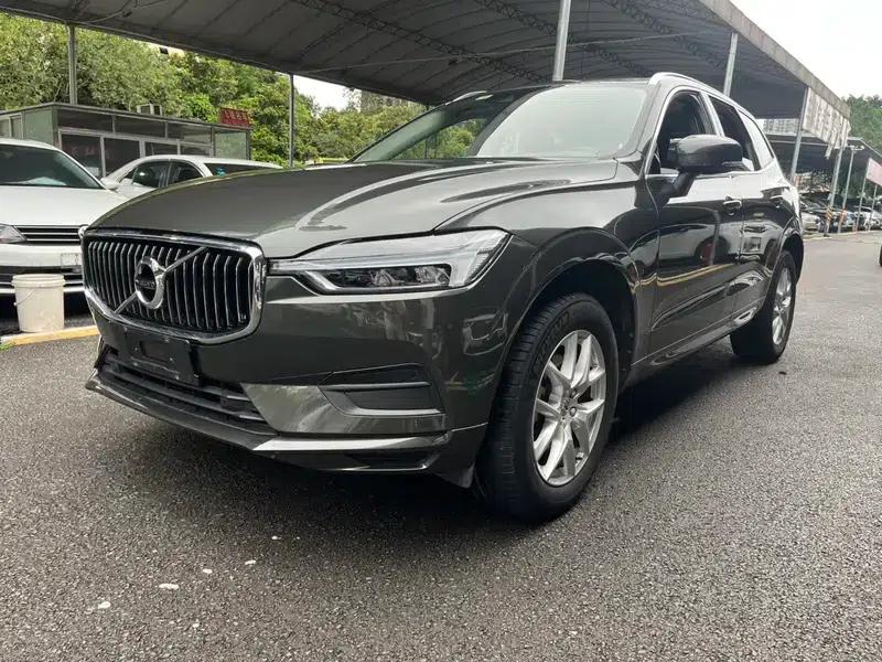 2018 Volvo XC60 T5 AWD Smart Edition — миниатюра 1
