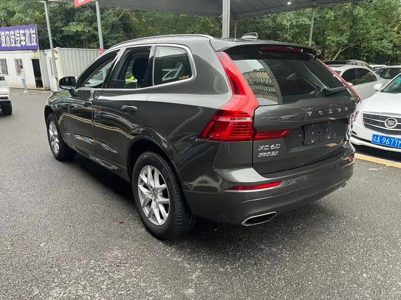 2018 Volvo XC60 T5 AWD Smart Edition — миниатюра 4