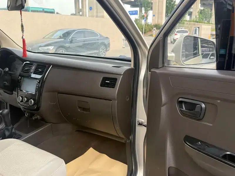 Wuling Rongguang V 2016 1.5L Standard Edition — миниатюра 10