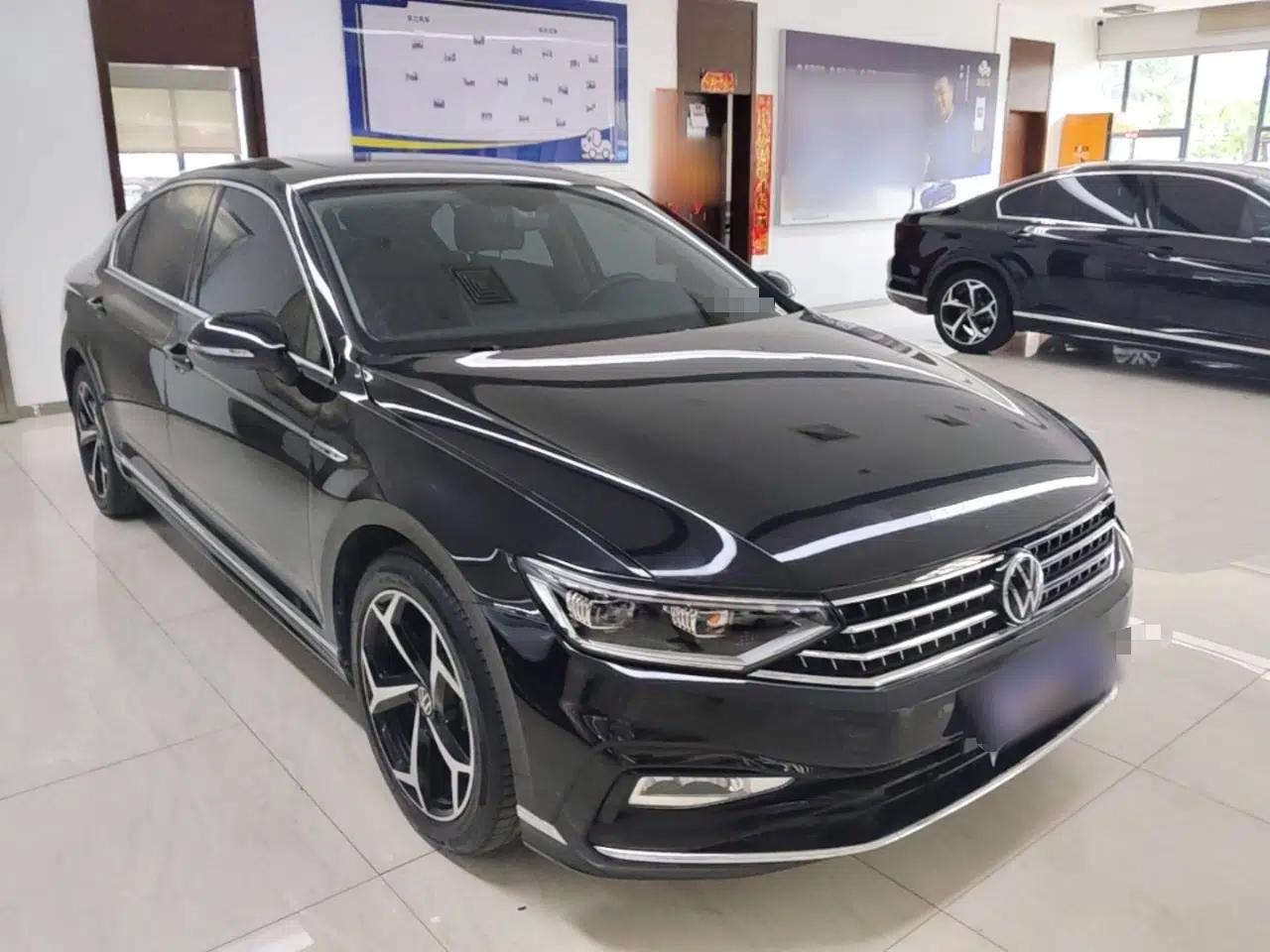 Volkswagen Magotan 2023 2 Million Units Limited Edition 330TSI DSG Leading Version — миниатюра 3