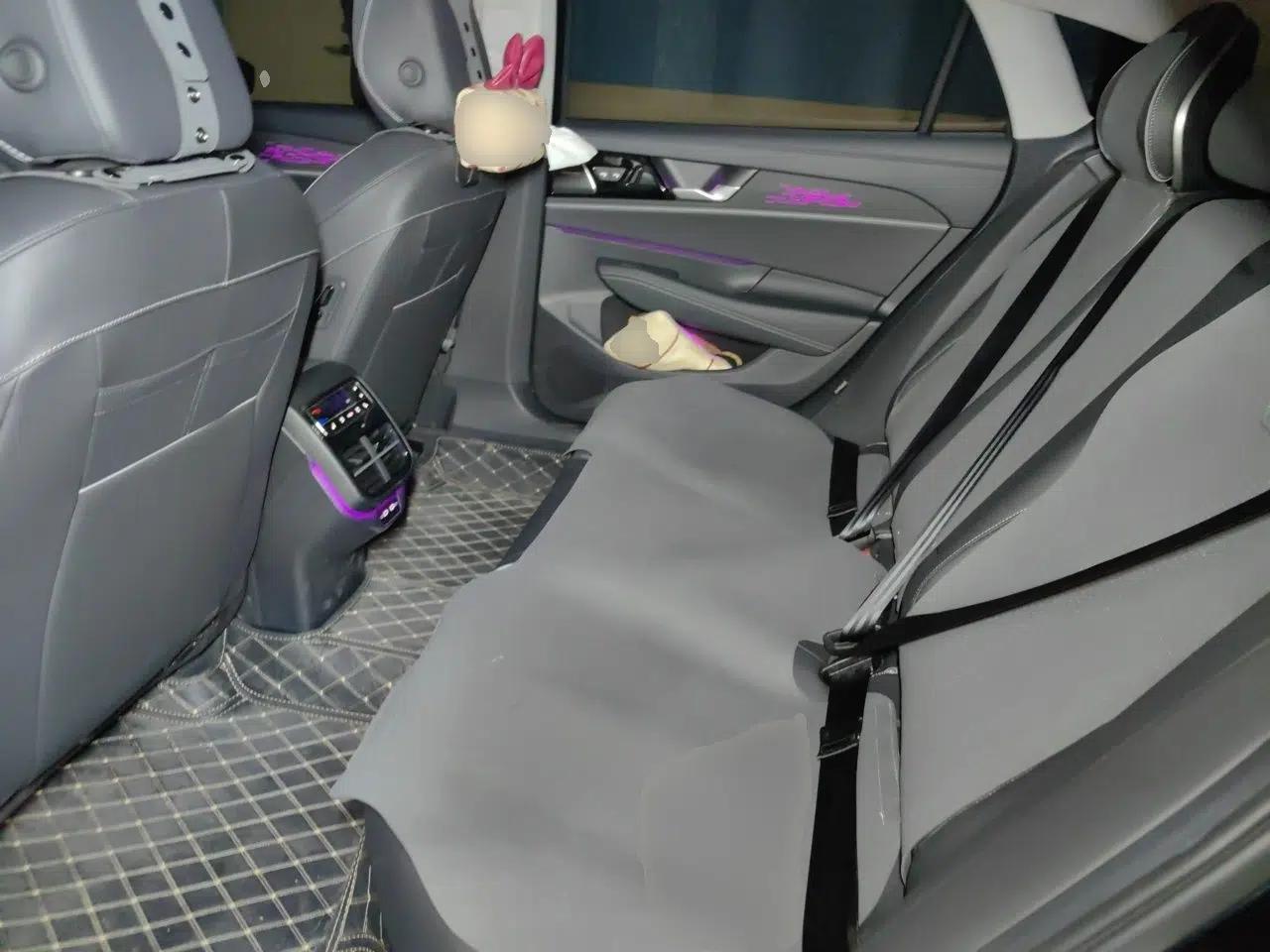 Volkswagen Passat 2025 Pro 380TSI Dragon Edition — миниатюра 17