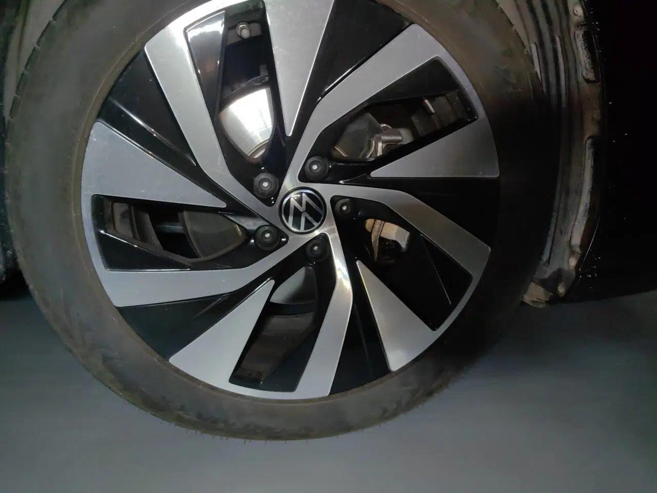 Volkswagen Passat 2025 Pro 380TSI Dragon Edition — миниатюра 8