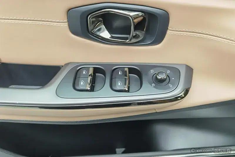NIO ES8 2020 580KM Base Edition Six-Seat — миниатюра 22