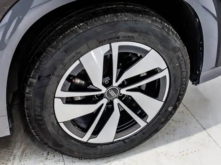 Audi Q6 2024 40 TFSI quattro Cloud View Edition, Feathered Forest Package, 7-seater — миниатюра 32