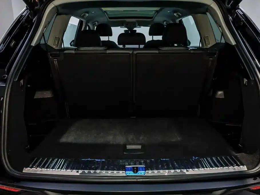 Audi Q6 2024 40 TFSI quattro Cloud View Edition, Feathered Forest Package, 7-seater — миниатюра 6