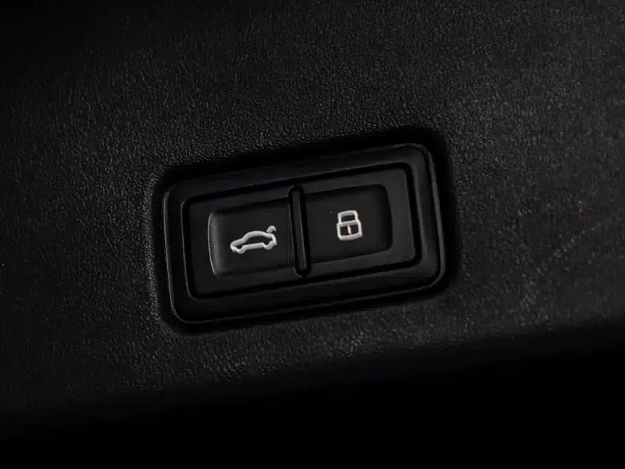 Audi Q6 2024 40 TFSI quattro Cloud View Edition, Feathered Forest Package, 7-seater — миниатюра 7