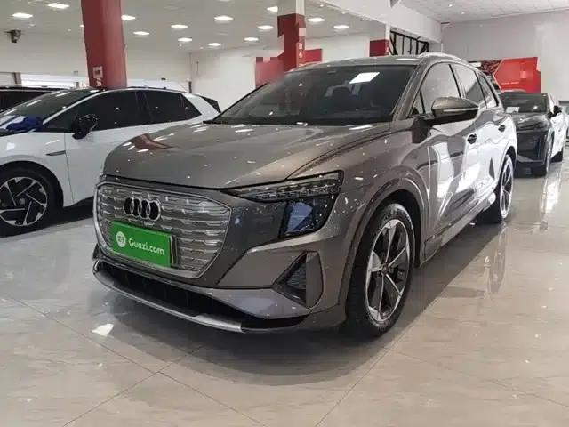 Audi Q5 e-tron 2023 Model 40 e-tron Star Edition - Fashion Set