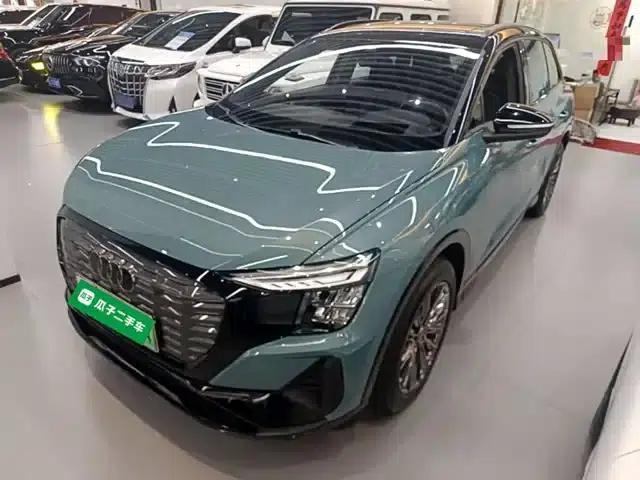 Audi Q5 e-tron 2023 Model 40 e-tron Shining Edition - Premium Outfit