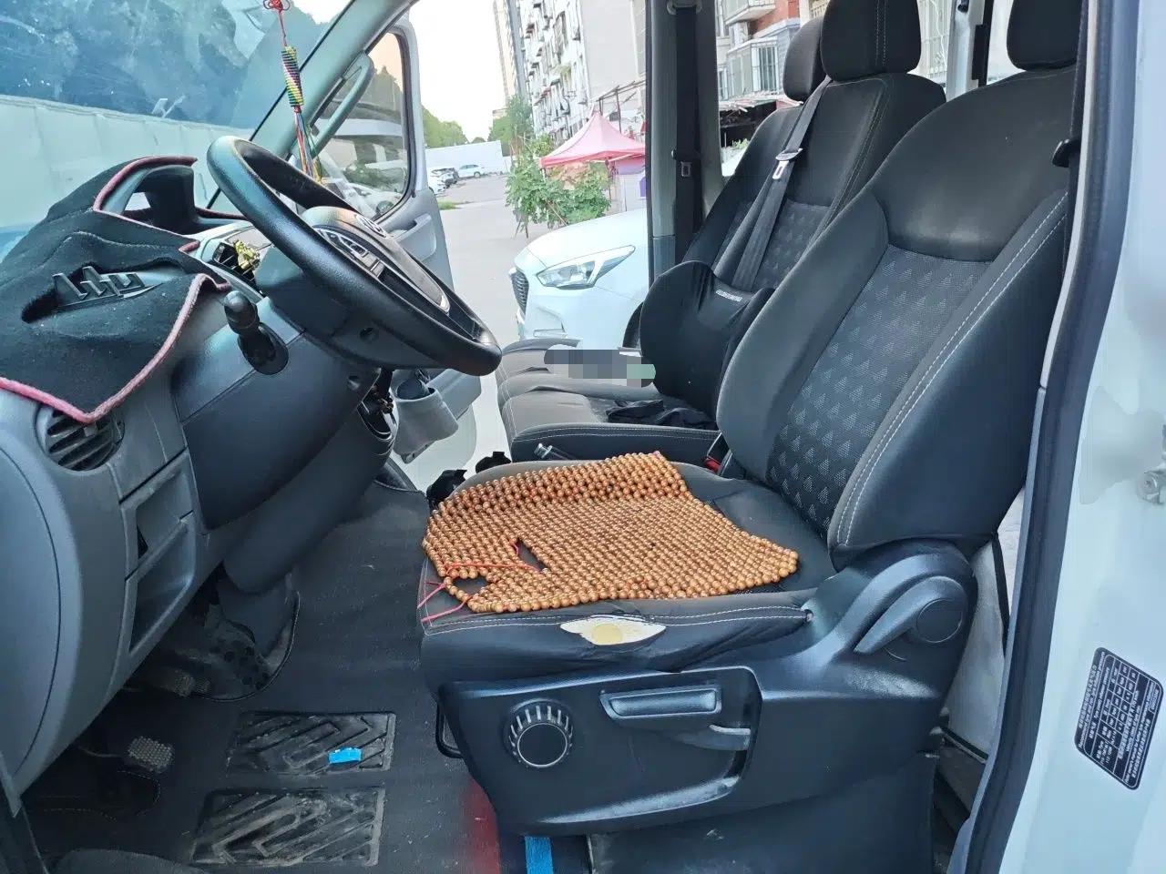 SAIC MAXUS Xintu V80 2018 2.5T 6-Speed Manual Aoyuntong Short Wheelbase Mid-Height 5-6 Seater — миниатюра 15