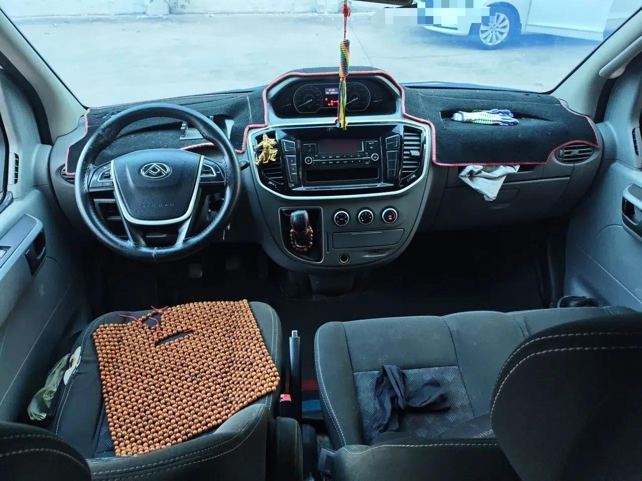 SAIC MAXUS Xintu V80 2018 2.5T 6-Speed Manual Aoyuntong Short Wheelbase Mid-Height 5-6 Seater — миниатюра 9