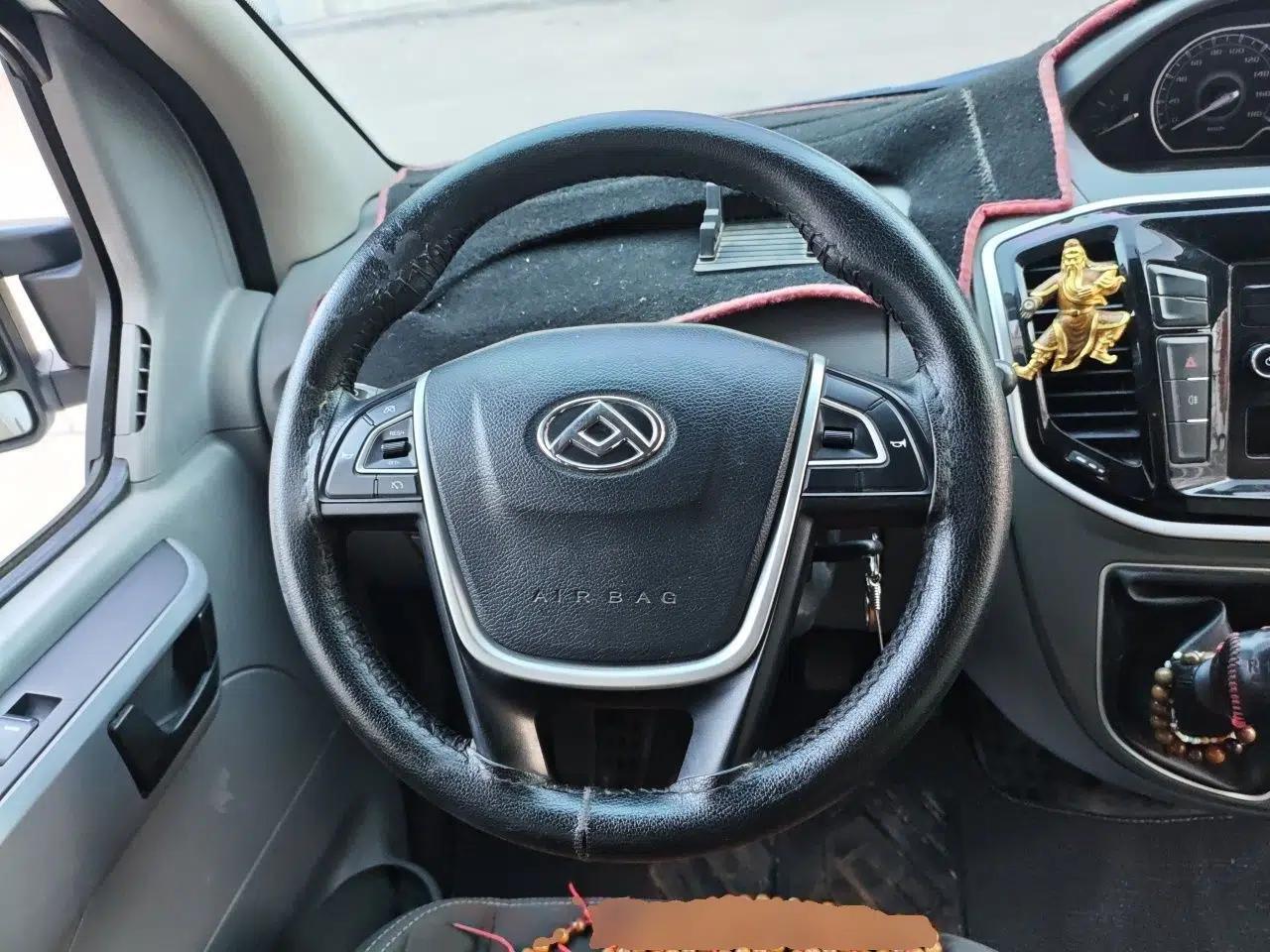 SAIC MAXUS Xintu V80 2018 2.5T 6-Speed Manual Aoyuntong Short Wheelbase Mid-Height 5-6 Seater — миниатюра 10