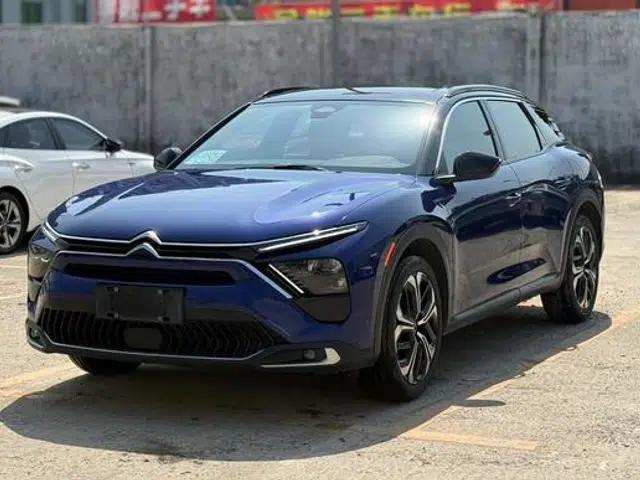The 2021 Versailles C5 X 1.6T: An Extraordinary Force
