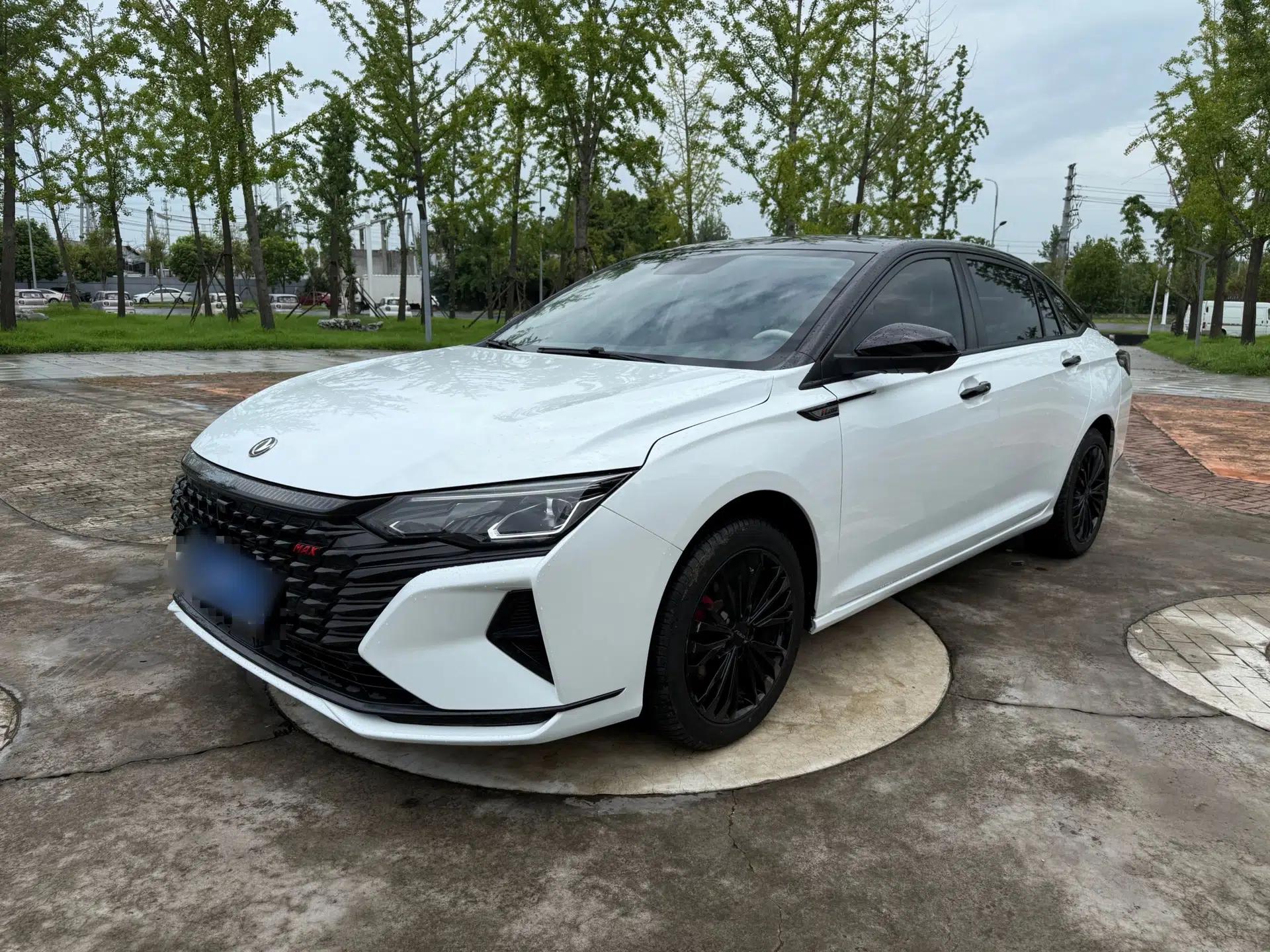 Dongfeng Aeolus Yixuan MAX 2023 1.5T Super Cool Trendy Dad Edition — миниатюра 1
