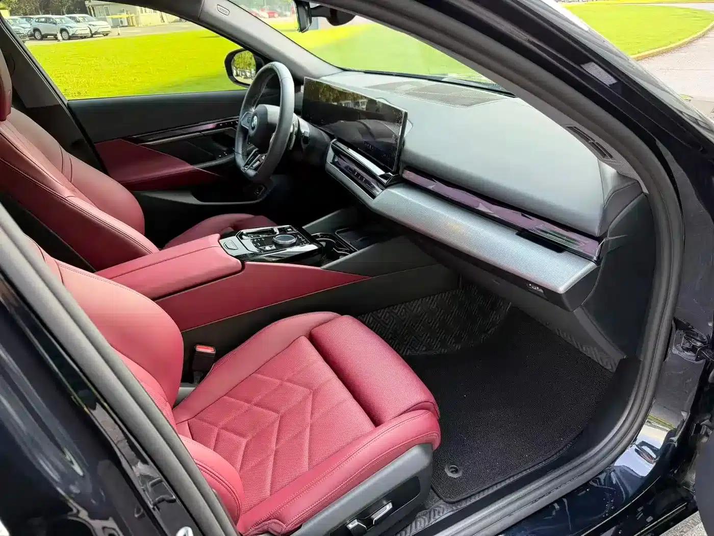 2024 BMW 5 Series Imported Model 525i M Sport Package — миниатюра 6