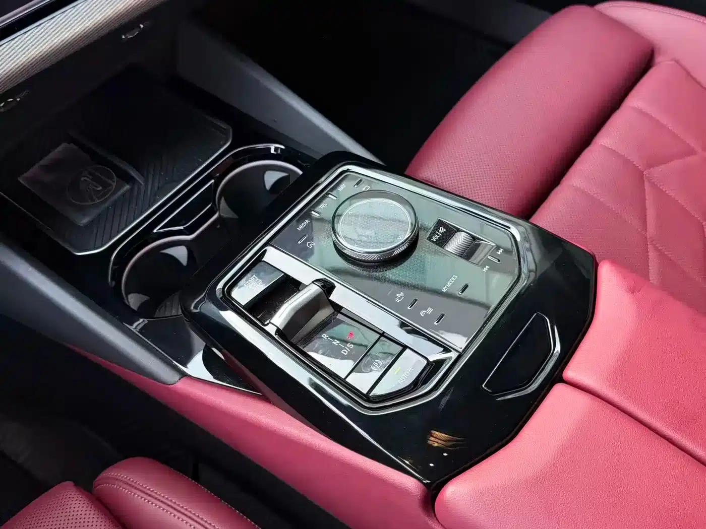 2024 BMW 5 Series Imported Model 525i M Sport Package — миниатюра 8