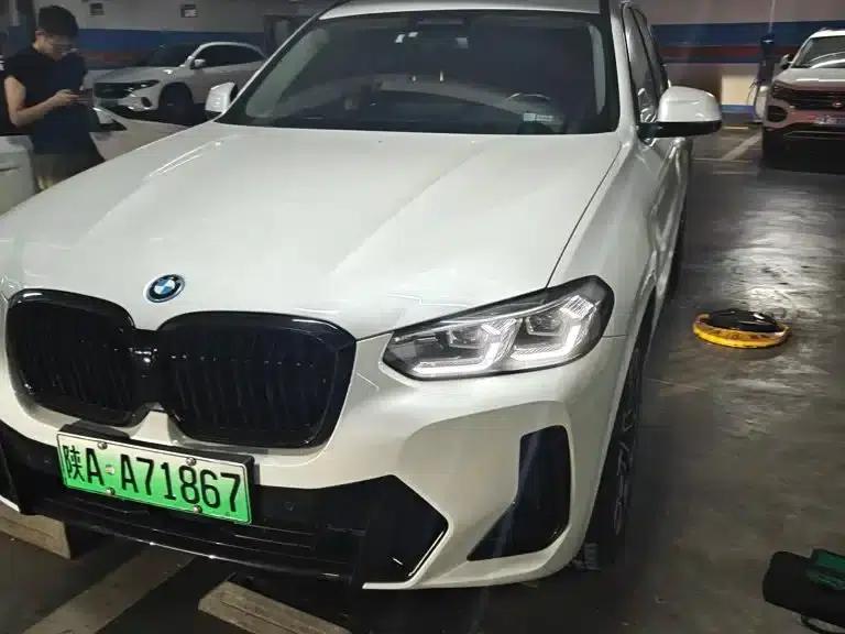 BMW iX3 2022 Facelift Leading Edition — миниатюра 1