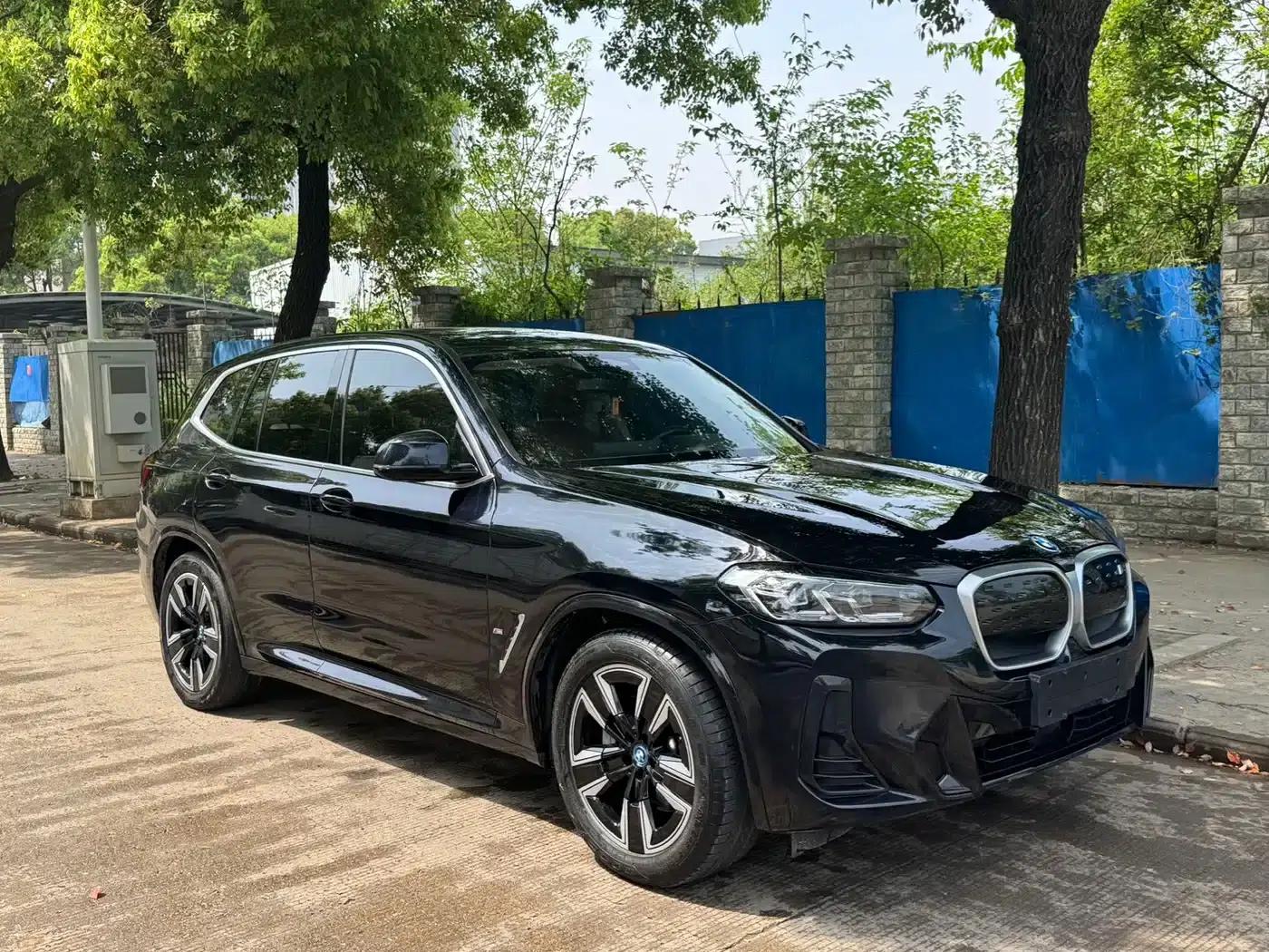 BMW iX3 2024 Leading Edition — миниатюра 3