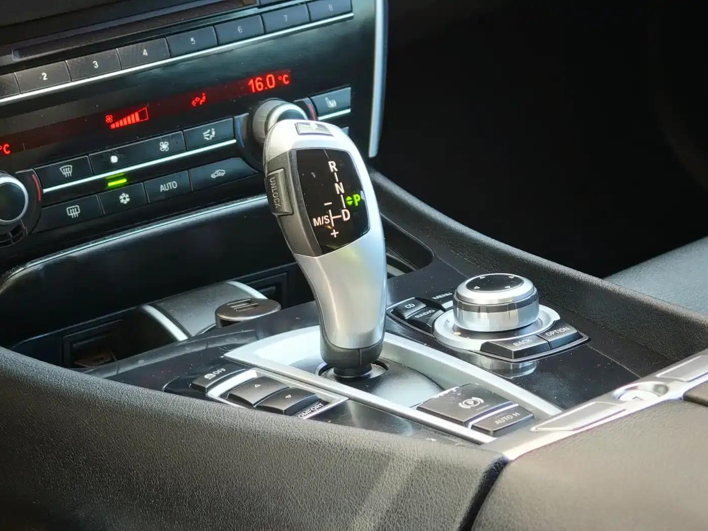 BMW 5 Series GT 2013 535i Elegant Edition — миниатюра 14