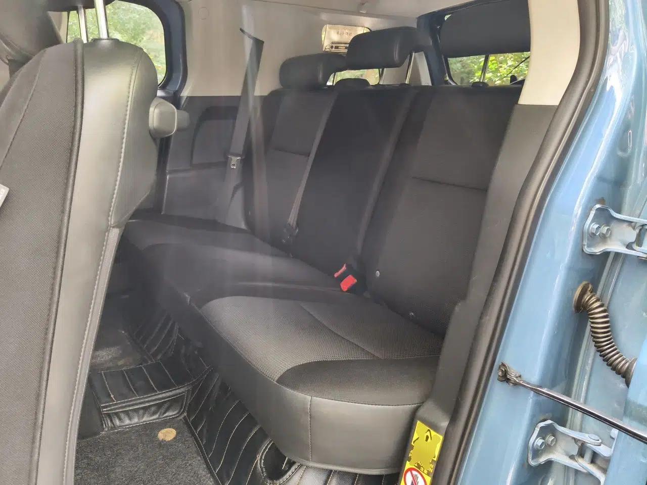 Toyota FJ Cruiser 2011 4.0L — миниатюра 17