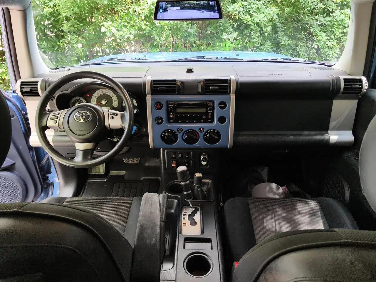 Toyota FJ Cruiser 2011 4.0L — миниатюра 9