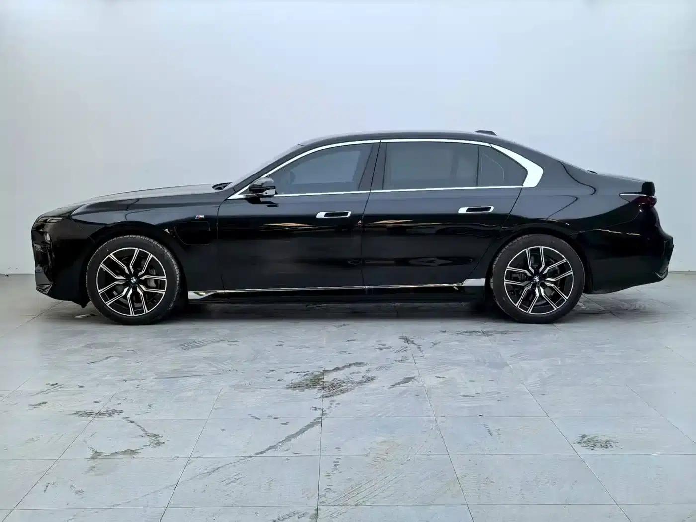 BMW i7 2023 eDrive50L Leading M Sport Package — миниатюра 3
