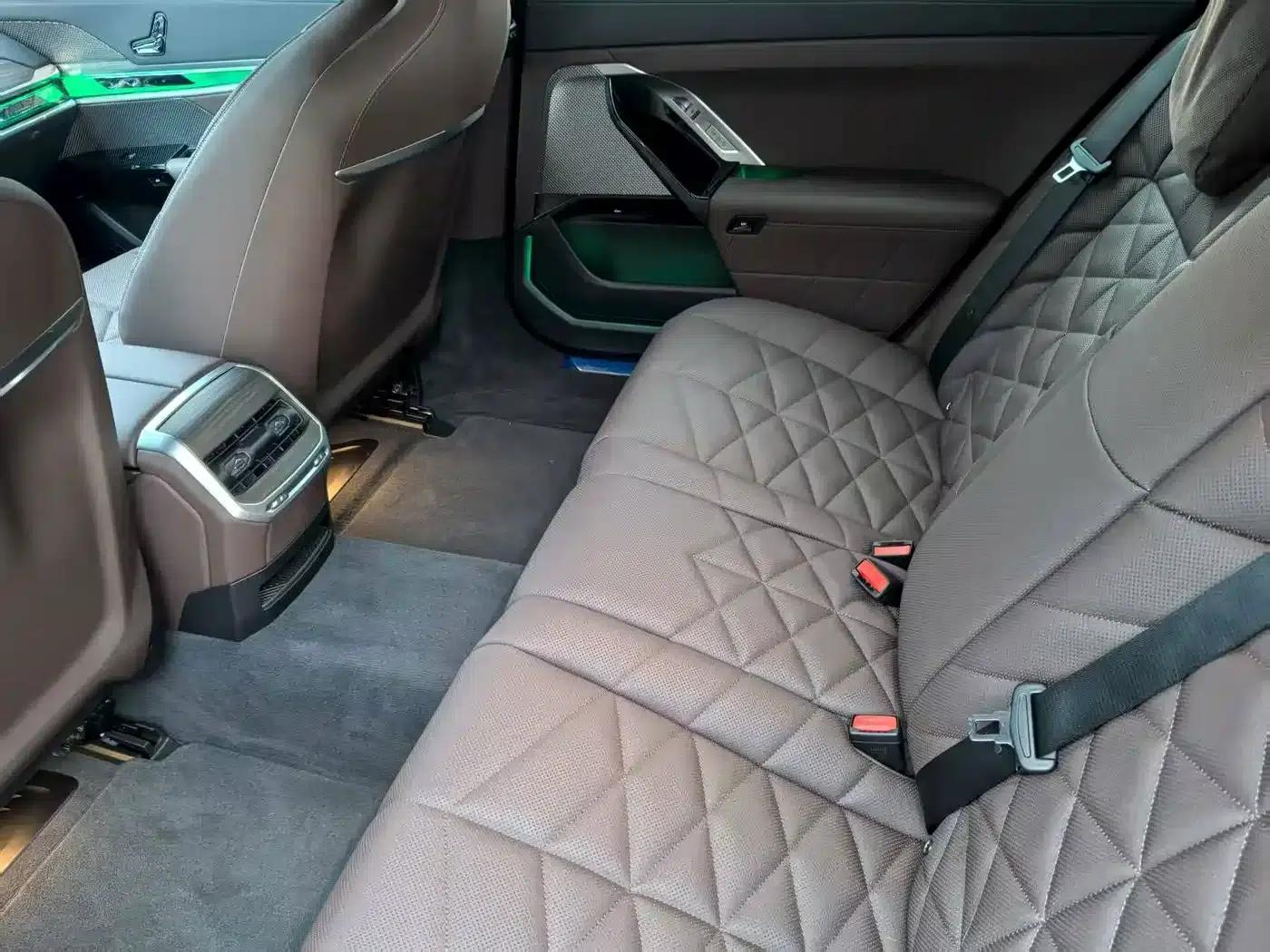BMW i7 2023 eDrive50L Leading M Sport Package — миниатюра 10