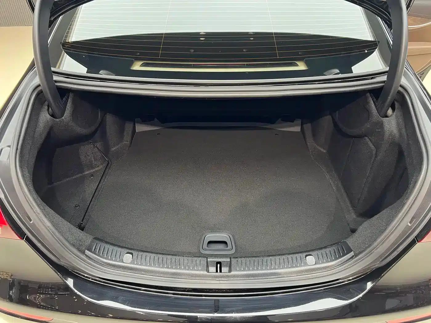 2023 Mercedes-Benz E-Class E 260 L — миниатюра 17