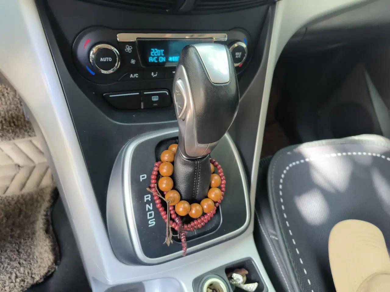 Ford Kuga 2013 1.6L GTDi Two-Wheel-Drive Trend Model — миниатюра 14