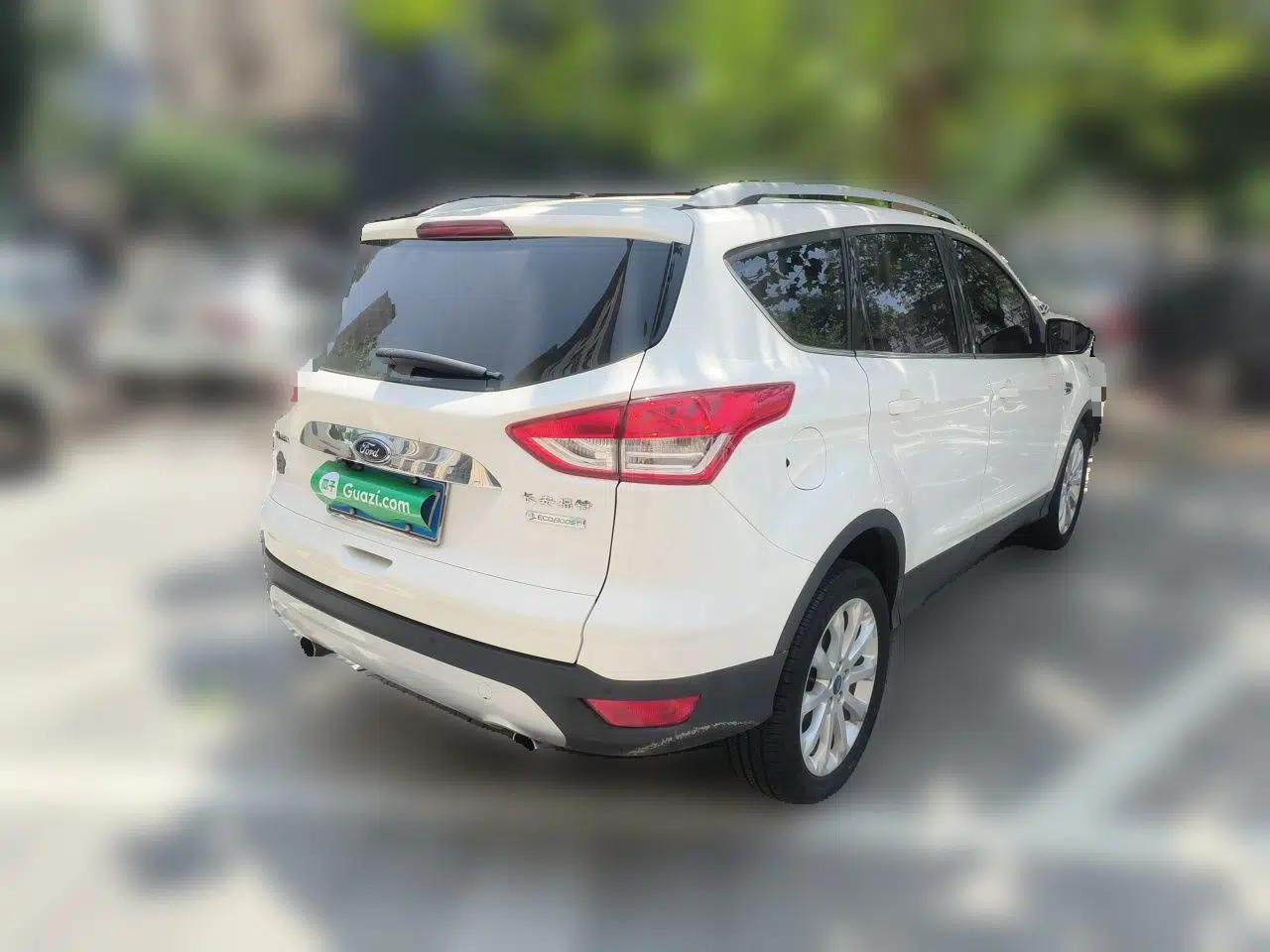 Ford Kuga 2013 1.6L GTDi Two-Wheel-Drive Trend Model — миниатюра 6