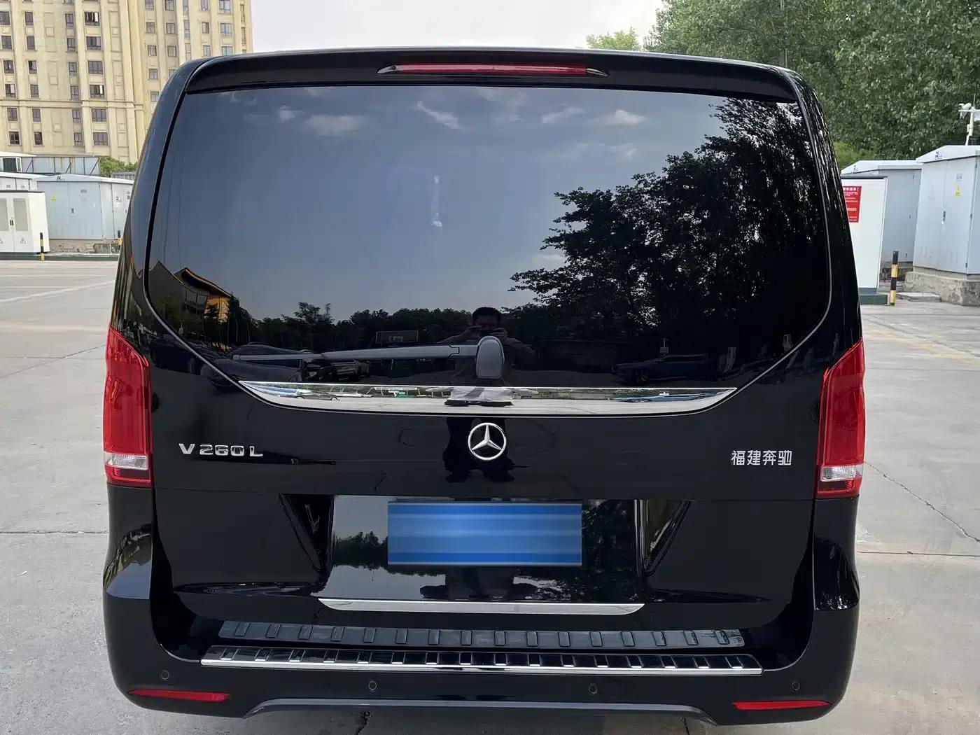 Mercedes-Benz V-Class 2022 V 260 L Long Wheelbase Luxury Edition — миниатюра 4