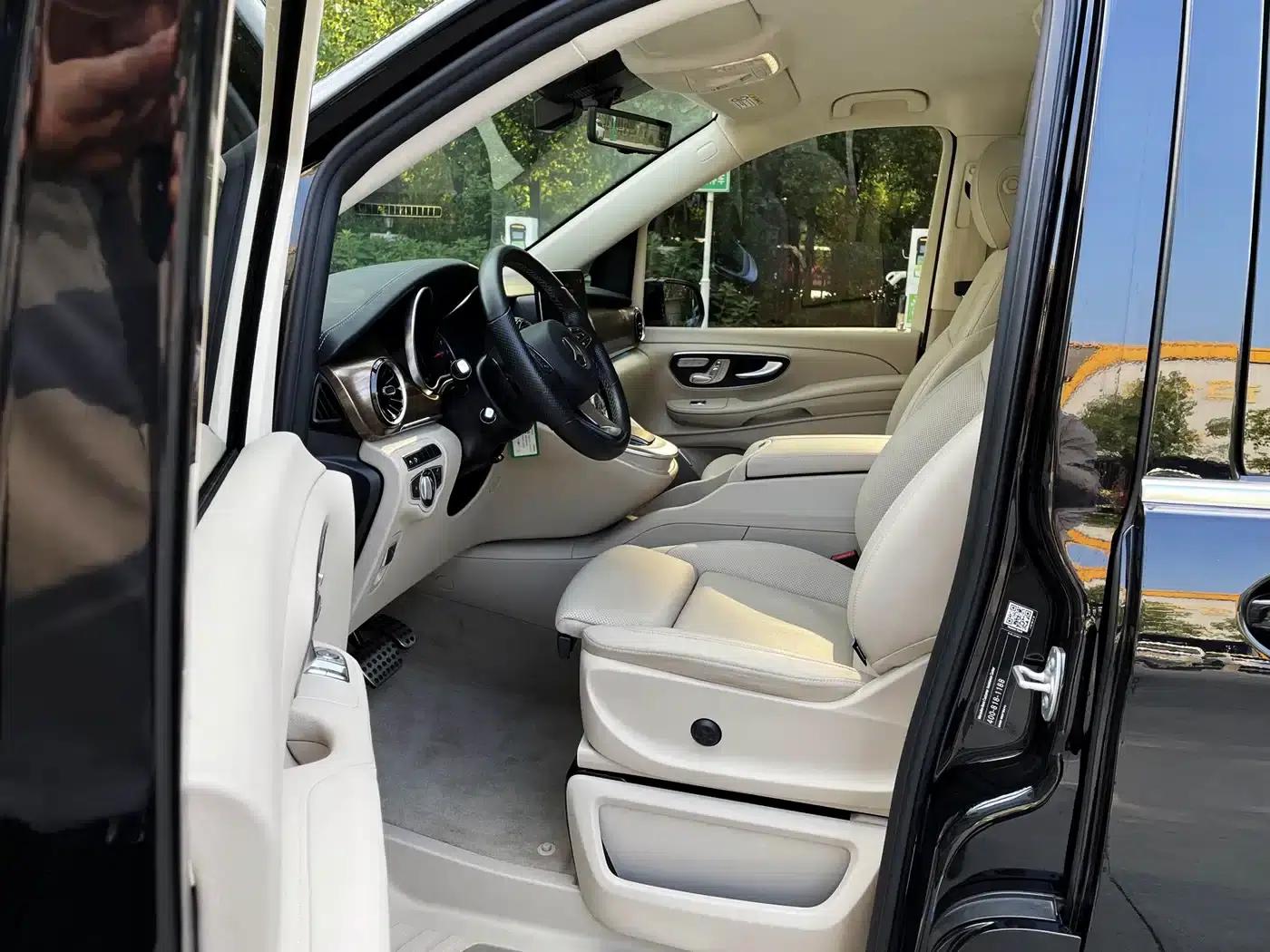 Mercedes-Benz V-Class 2022 V 260 L Long Wheelbase Luxury Edition — миниатюра 6