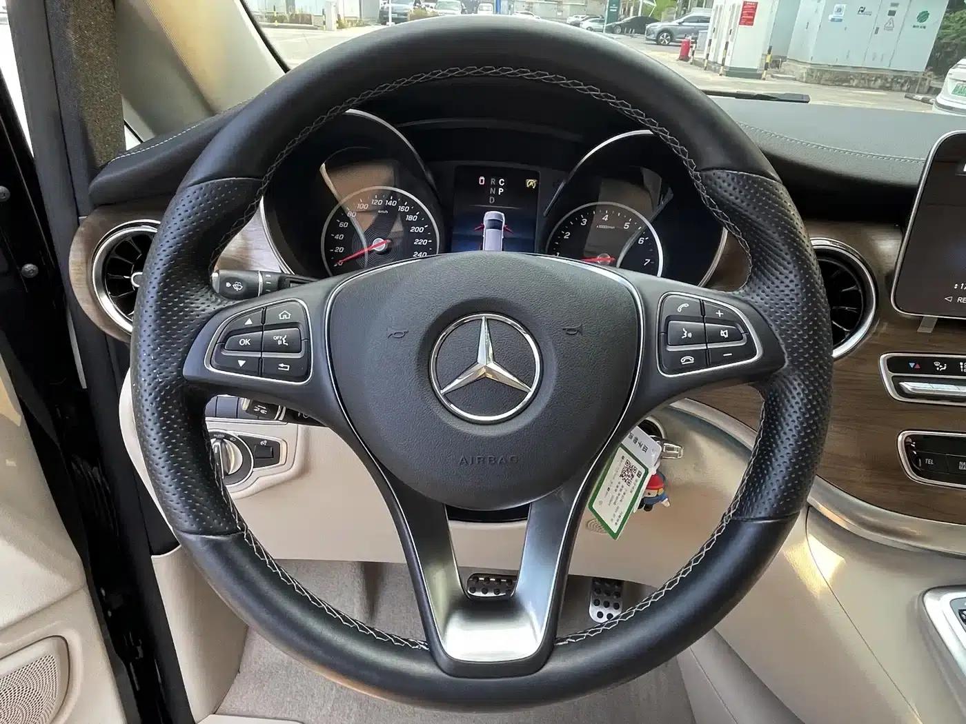 Mercedes-Benz V-Class 2022 V 260 L Long Wheelbase Luxury Edition — миниатюра 9