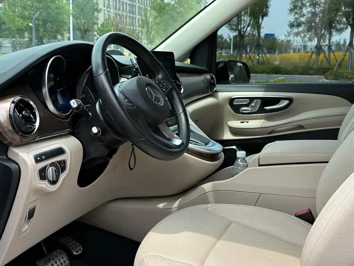 Mercedes-Benz V-Class 2022 V 260 L Long Wheelbase Luxury Edition — миниатюра 3