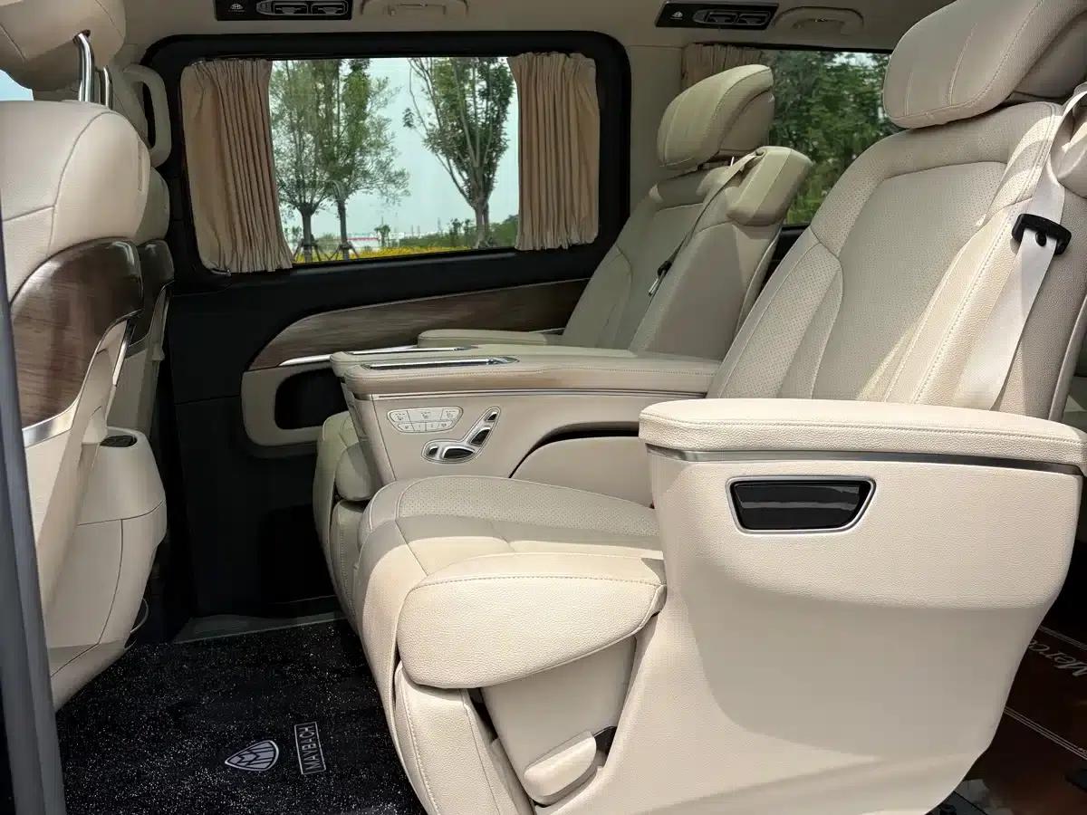 Mercedes-Benz V-Class 2022 V 260 L Long Wheelbase Luxury Edition — миниатюра 4