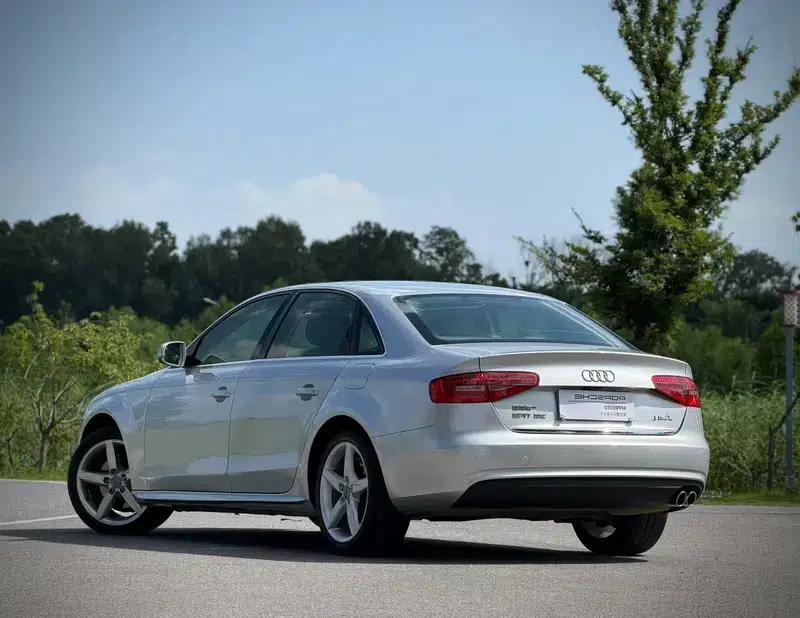 Audi A4L 2015 35 TFSI Automatic Standard Edition — миниатюра 3