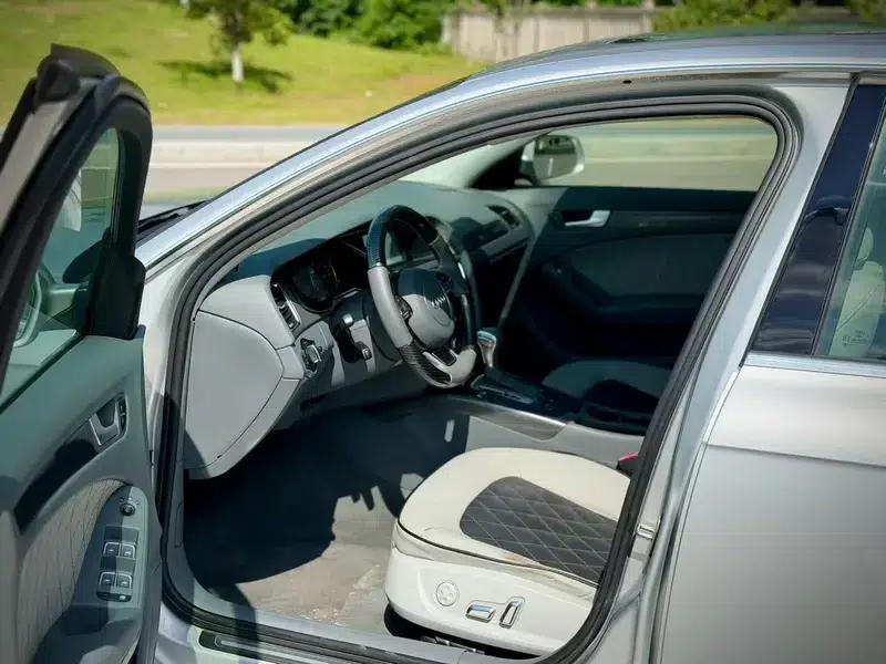 Audi A4L 2015 35 TFSI Automatic Standard Edition — миниатюра 8