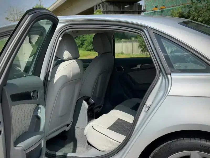 Audi A4L 2015 35 TFSI Automatic Standard Edition — миниатюра 9