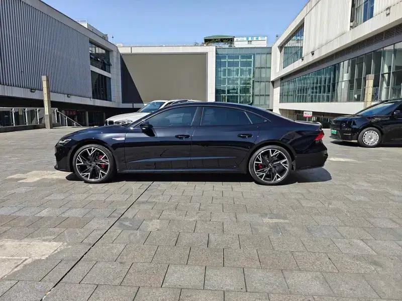 Audi A7L 2025 45 TFSI quattro Black Knight Edition — миниатюра 4