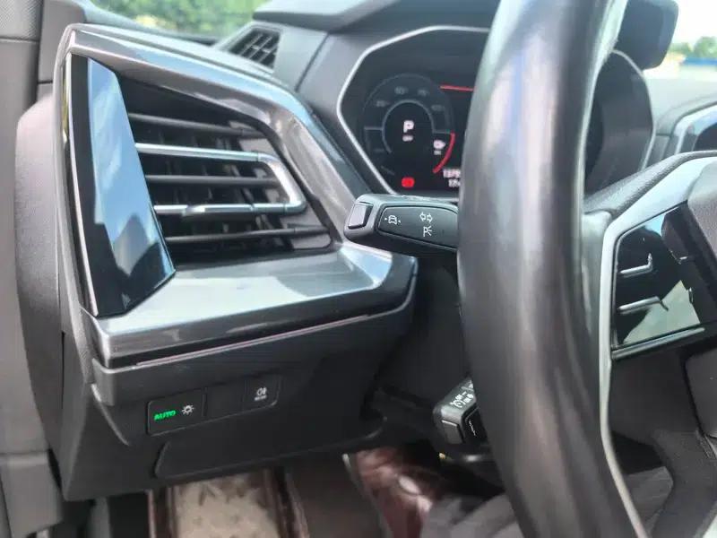 Audi Q4 e-tron 2023 50 e-tron quattro Expansion Edition — миниатюра 11