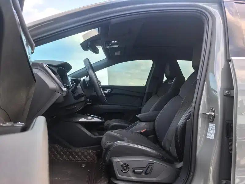 Audi Q4 e-tron 2023 50 e-tron quattro Expansion Edition — миниатюра 12