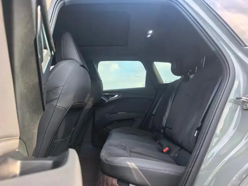 Audi Q4 e-tron 2023 50 e-tron quattro Expansion Edition — миниатюра 14