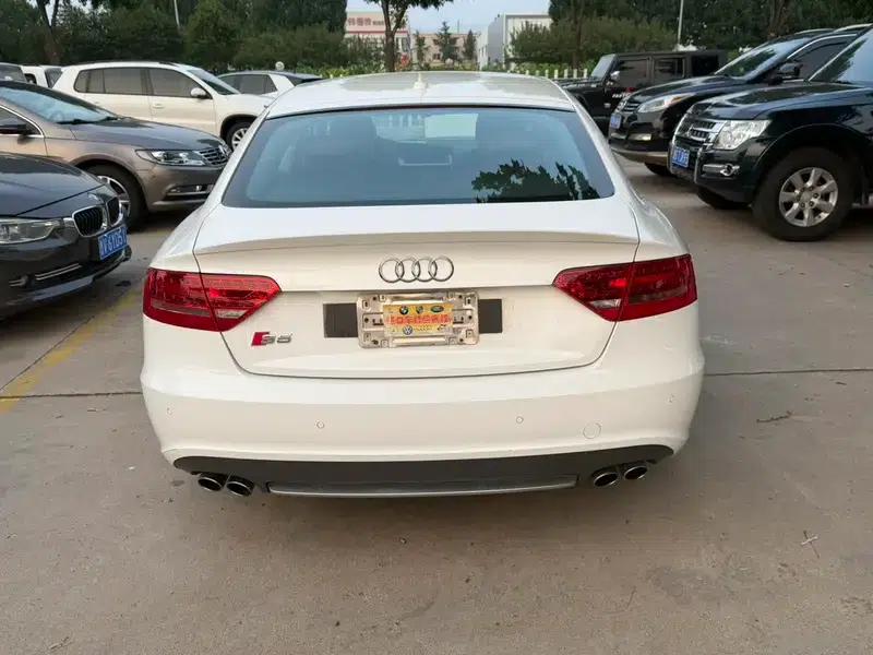 2010 Audi S5 3.0T Sportback — миниатюра 5