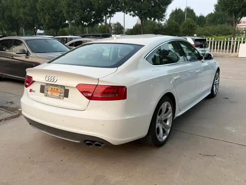2010 Audi S5 3.0T Sportback — миниатюра 6