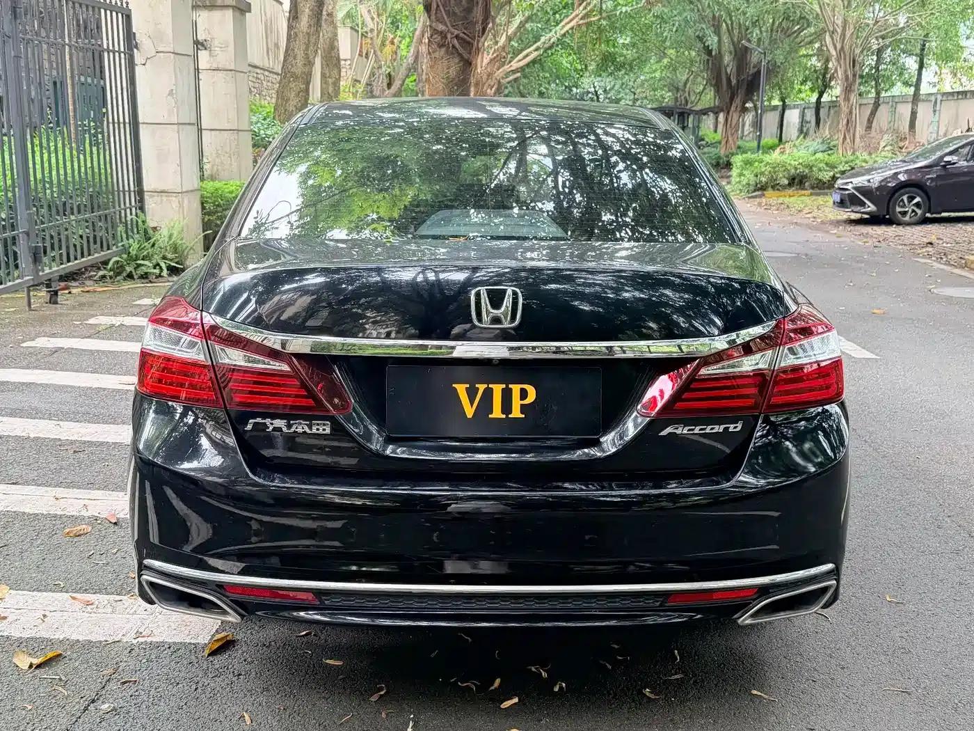 2016 Honda Accord 2.0L Comfort Edition — миниатюра 3