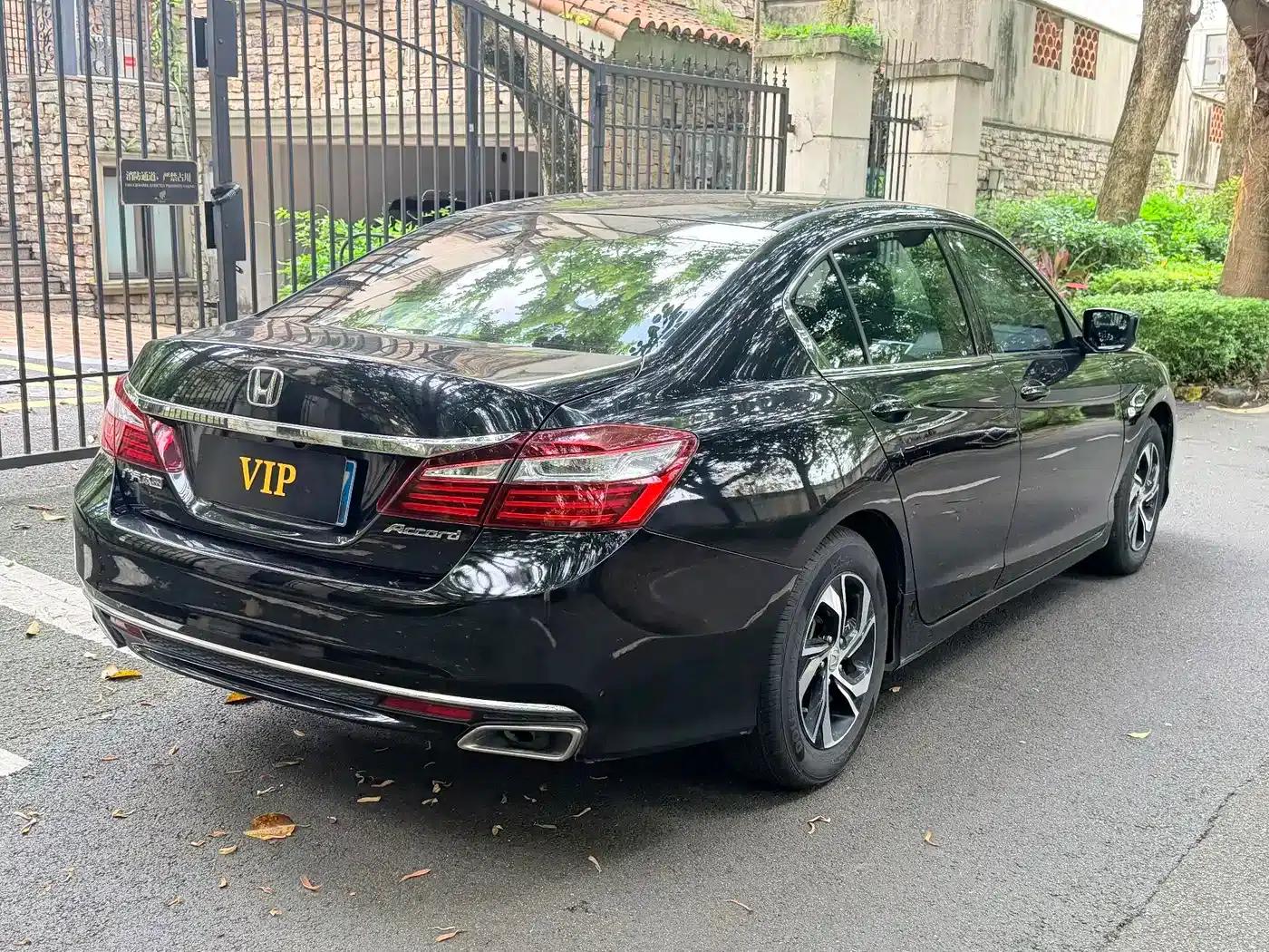 2016 Honda Accord 2.0L Comfort Edition — миниатюра 4