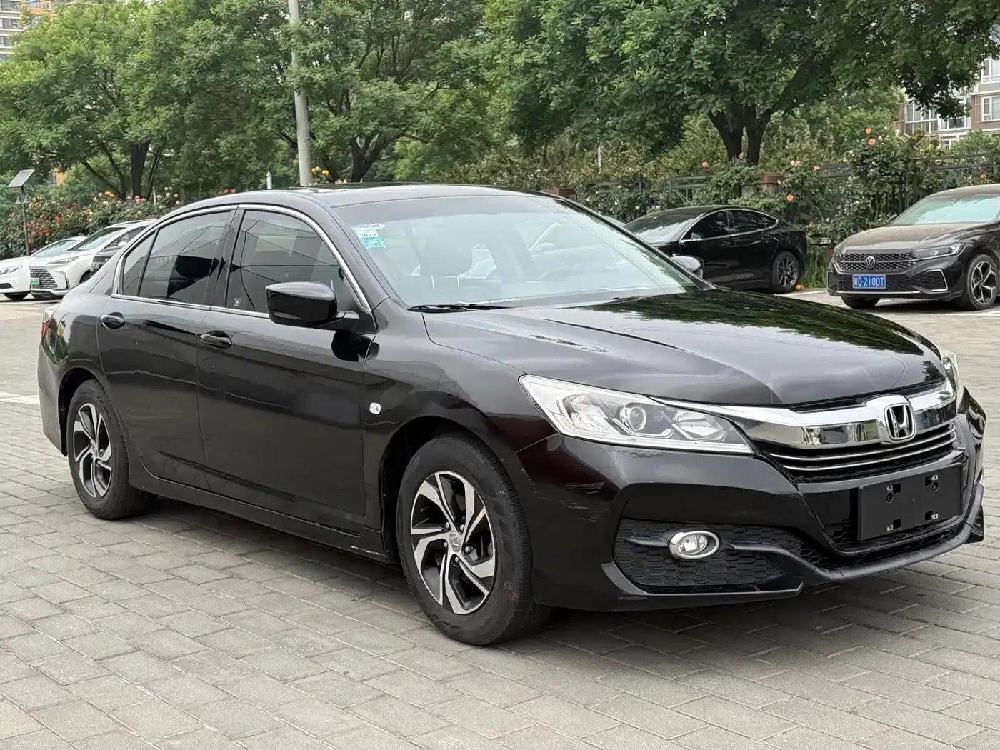 2016 Honda Accord 2.0L Comfort Edition — миниатюра 3