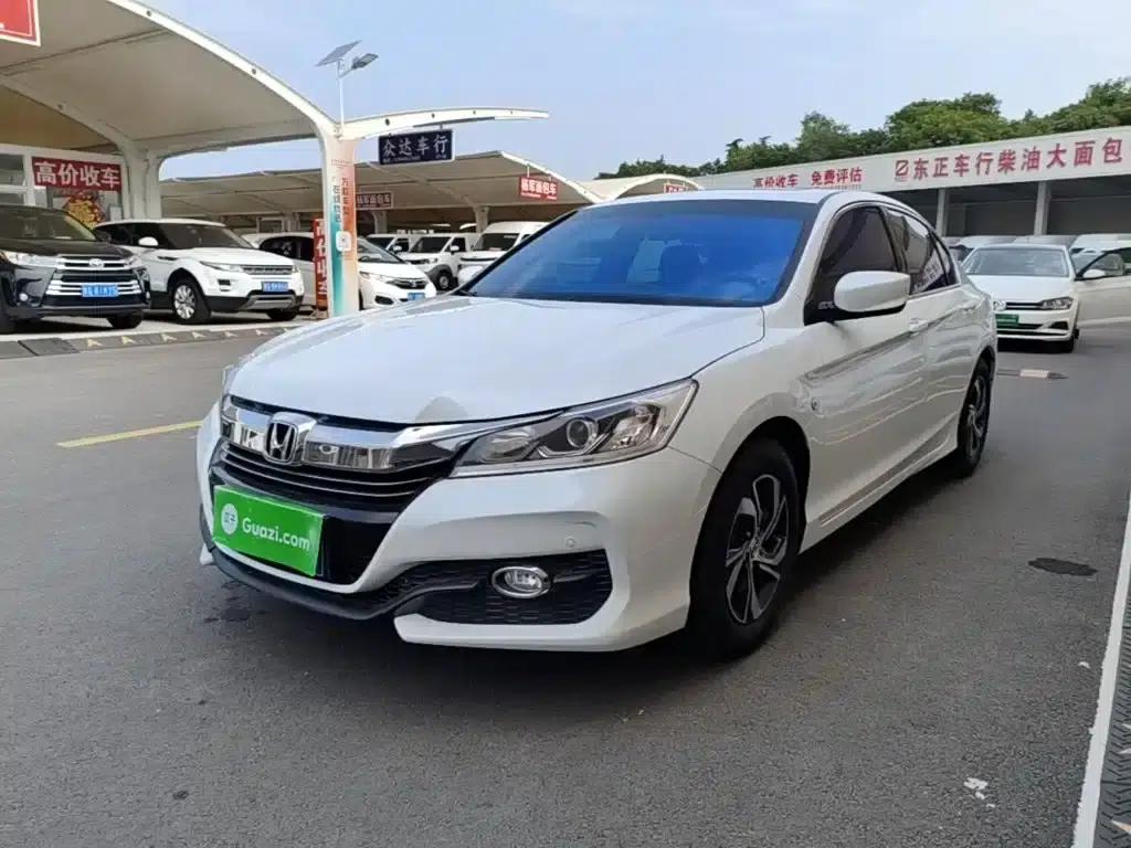 2016 Honda Accord 2.0L Comfort Edition — миниатюра 1