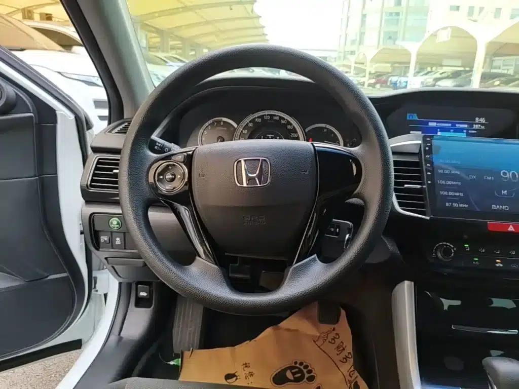 2016 Honda Accord 2.0L Comfort Edition — миниатюра 11